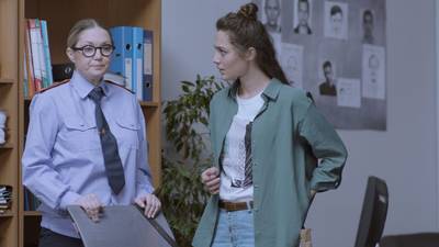 скриншот к Алиса против правил 1,2,3,4 серия (2021) Сериал